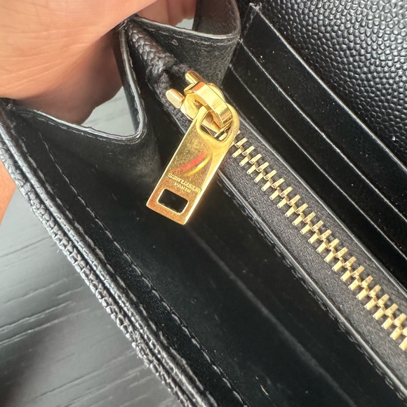 YSL Large Wallet on Chain - Picture 8 of 11